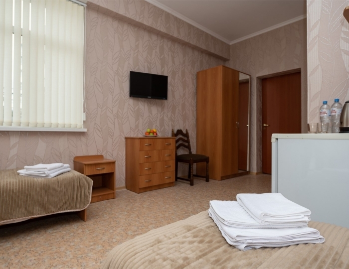 Эконом 3-местный 1-комнатный - Санаторий «Славутич» (корпус 9) Алушта
